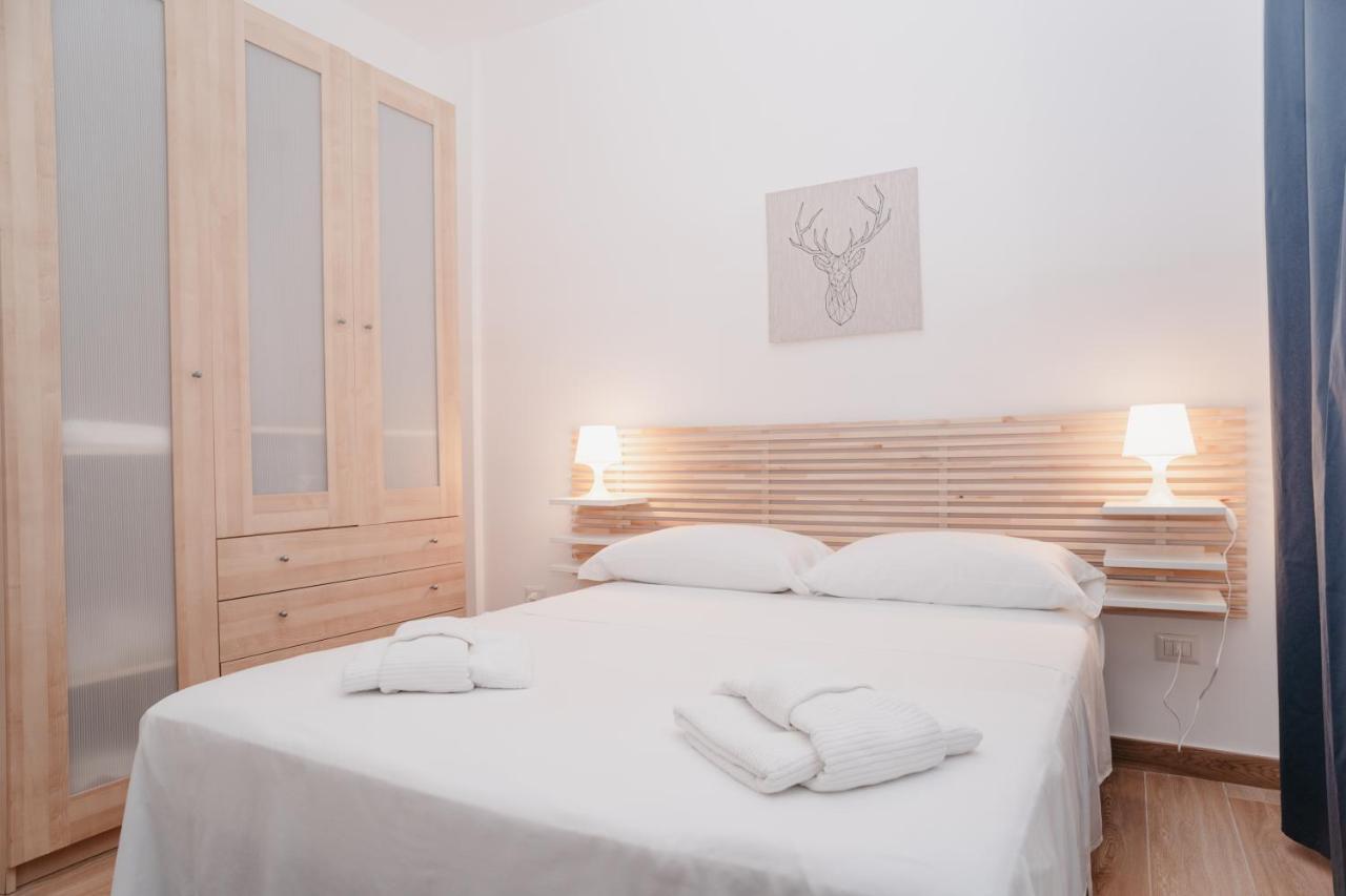 Brombeis Fantastica By Casa Napoletana - Town Center Apartment Napoli Bagian luar foto
